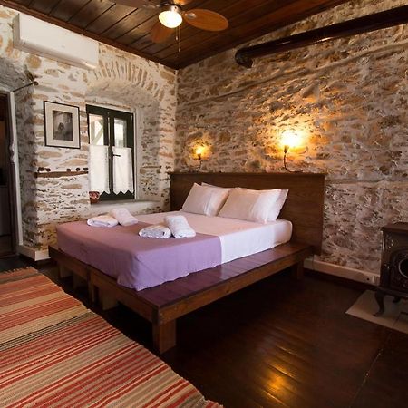 To Petrino Agios Ioannis (Thessaly) Exterior foto